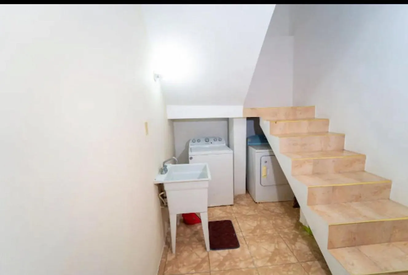 24 Edwards Ave ,Runaway Bay Jamaica Room 6 0*,  Jamaika